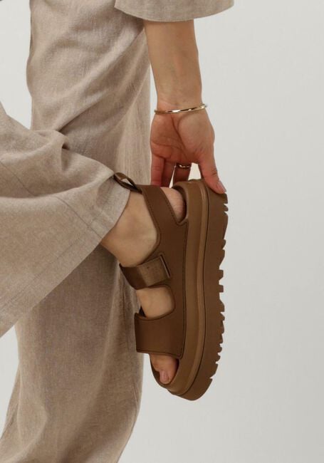 UGG Sandales plates W GOLDENGLOW en marron - large
