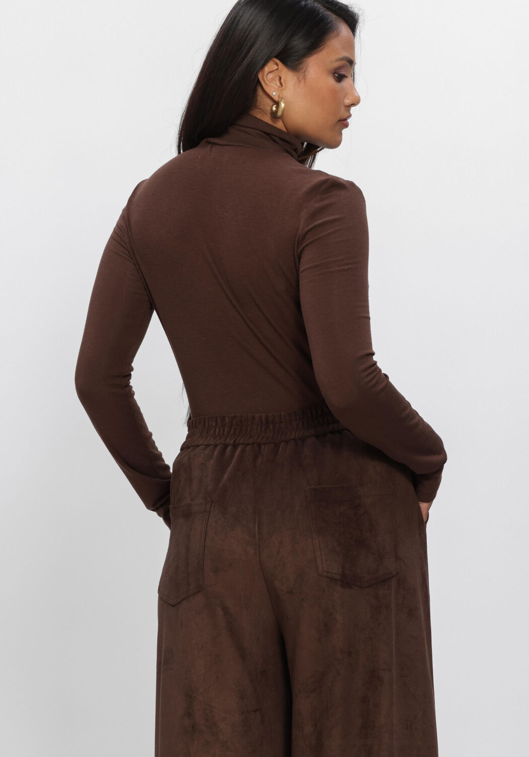 NUKUS Col roul&eacute; GINNY PULLOVER en marron - large