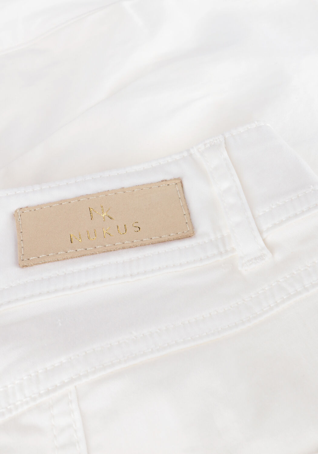 Gebroken wit NUKUS Jeans TANYA SHORT - large