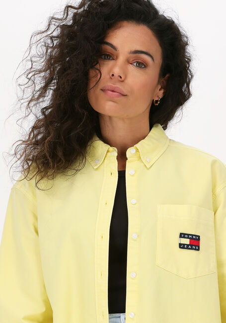 Gele TOMMY JEANS  TJW BADGE BOYFRIEND SHIRT - large