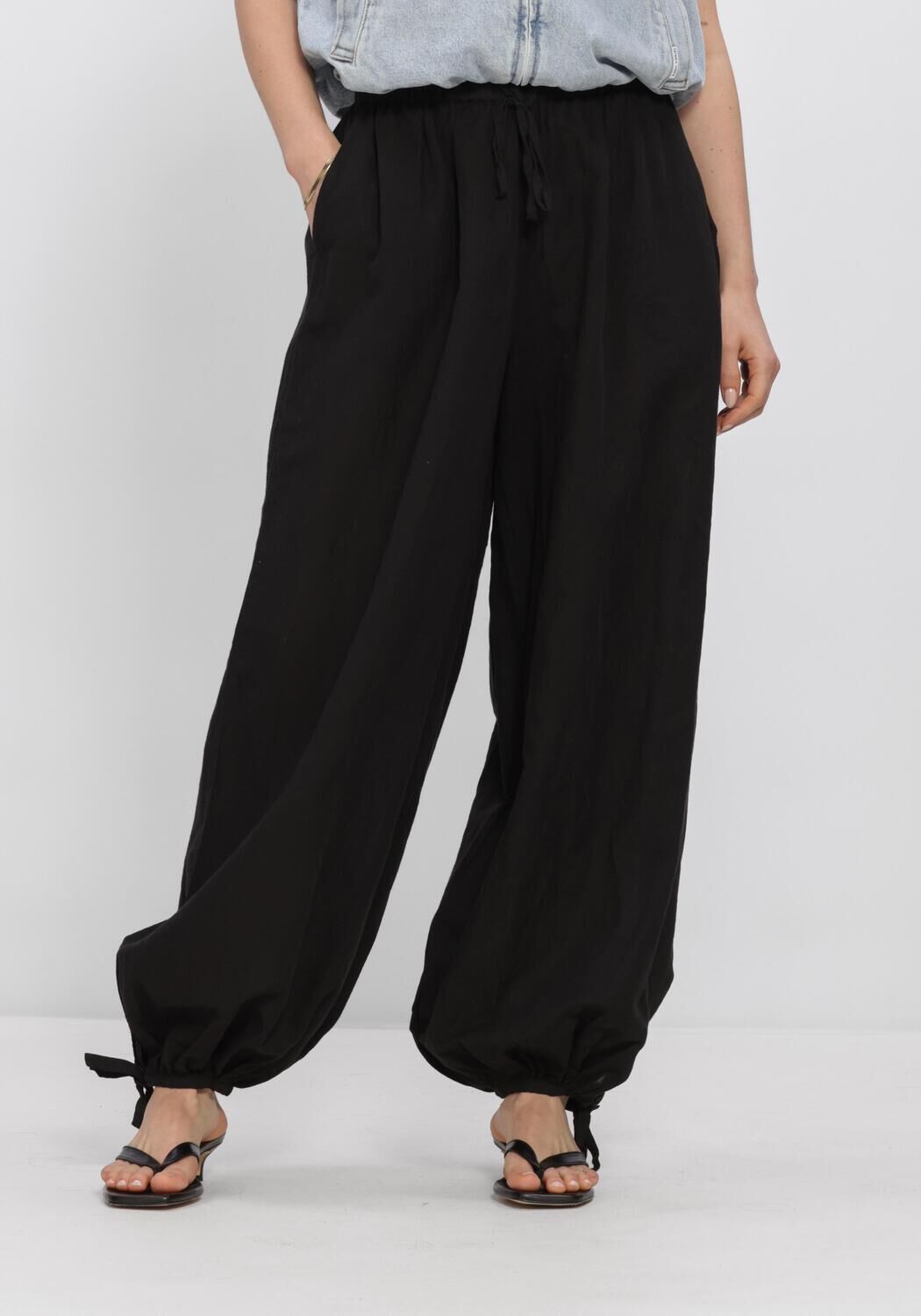 NEO NOIR ROXANE BALLOON LINEN PANTS Pantalons en noir - large