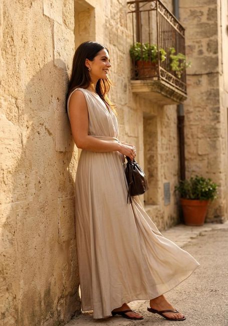 NEMA N242 Robes en beige - large