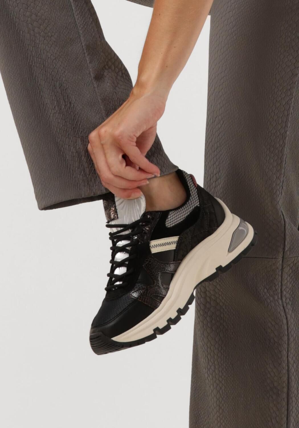 Zwarte VIA VAI Sneakers LIZ FINLEY - large