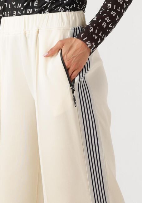 Witte HAUTE L'AMITIÉ Joggingbroek BAGGY TRACK TALL PANTS - large