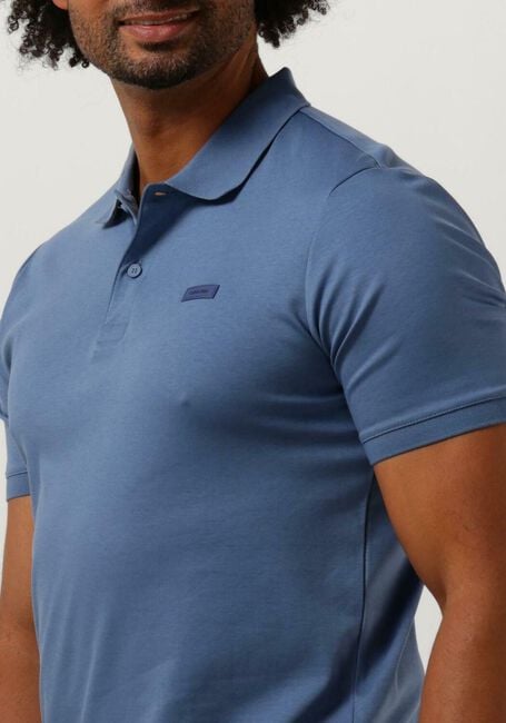 CALVIN KLEIN Polo SMOOTH COTTON SLIM POLO en bleu - large