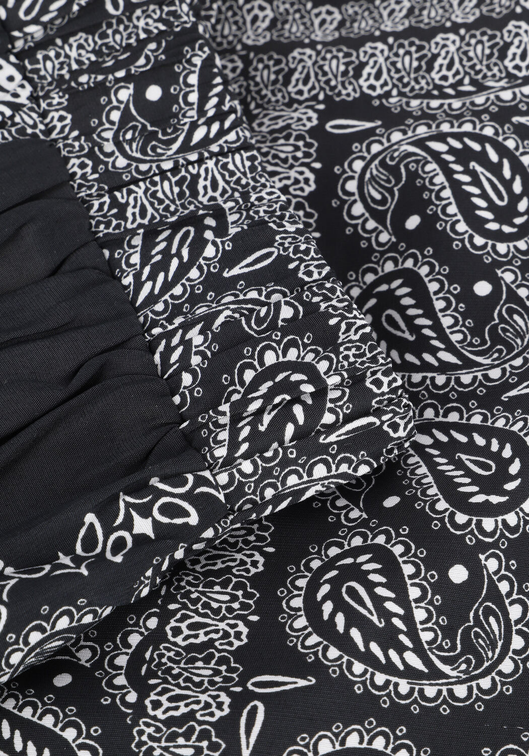 JUST FEMALE Pantalon courte MAID SHORTS en noir - large