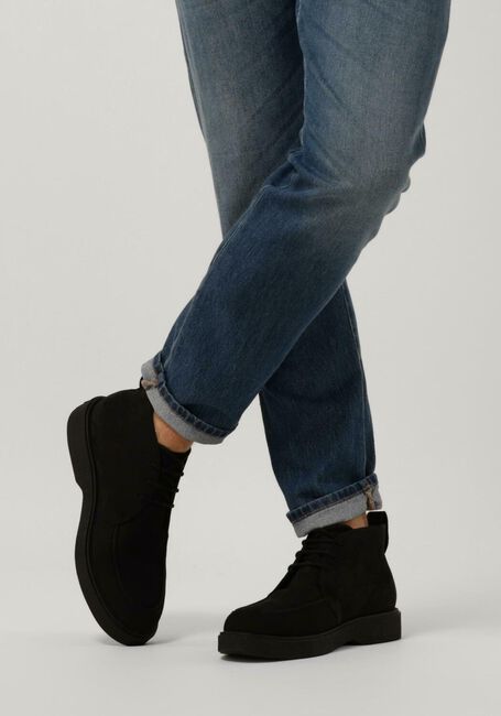 CALVIN KLEIN Bottines à lacets DESERT BOOT N en noir - large