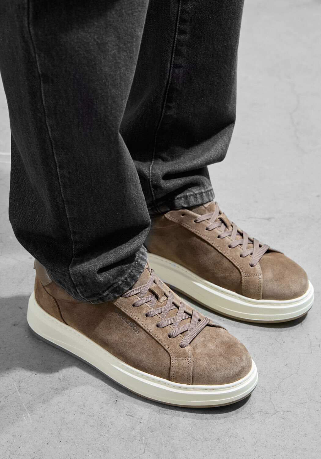 WOOLRICH Baskets basses ARROW COURT MAN en taupe - medium