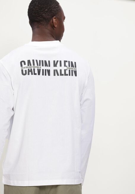 CALVIN KLEIN T-shirt LS EASY 20S RETRO CALVIN BACK GR en blanc - large