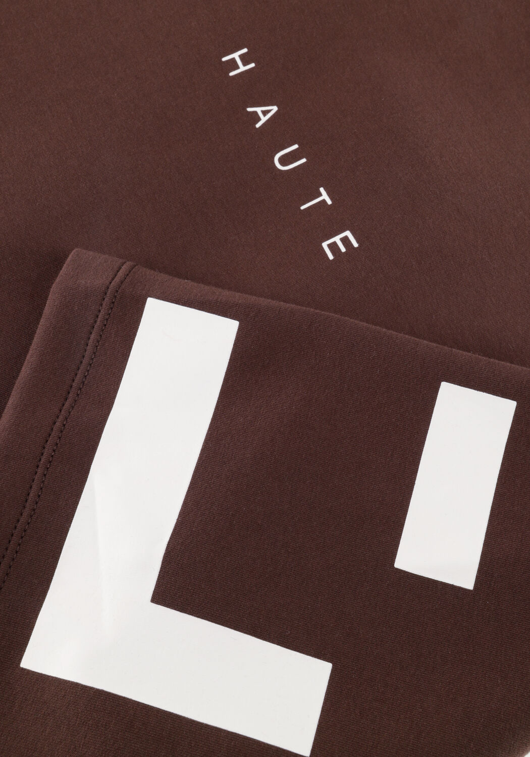 HAUTE L'AMITI&Eacute; MAXI SPLIT SS LOGO SWEAT Hauts & T-shirts en marron - large