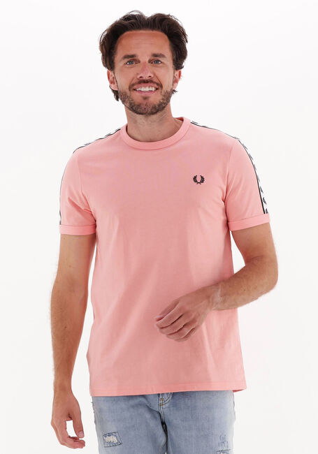 FRED PERRY T-shirt TAPED RINGER T-SHIRT en rose - large