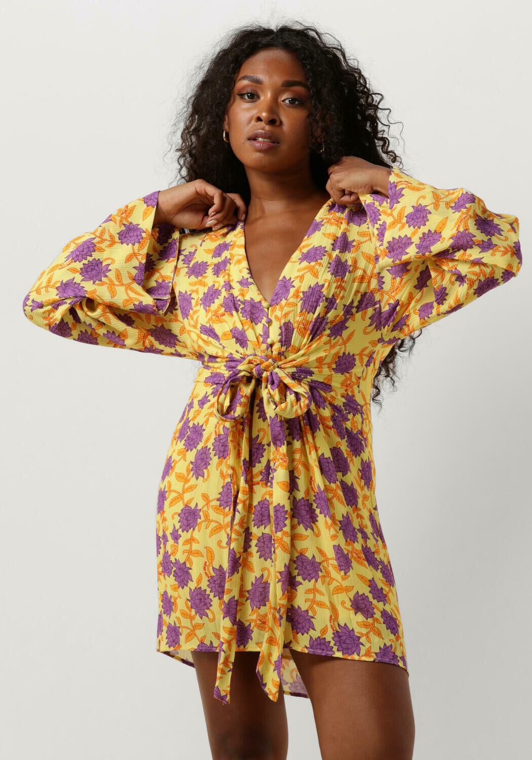 Gele HARPER YVE Mini jurk ELLE DR Omoda