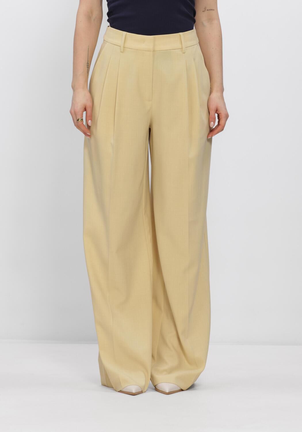 CO'COUTURE NILANCC PLEAT LLPANT Pantalons en jaune - large