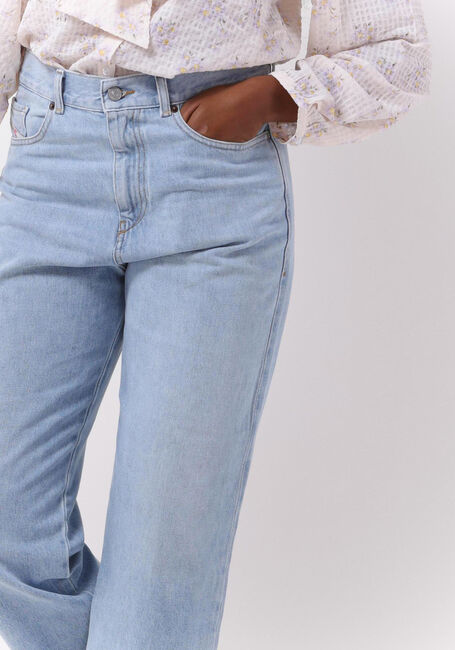 DIESEL Mom jeans 2016 D-AIR Bleu clair - large