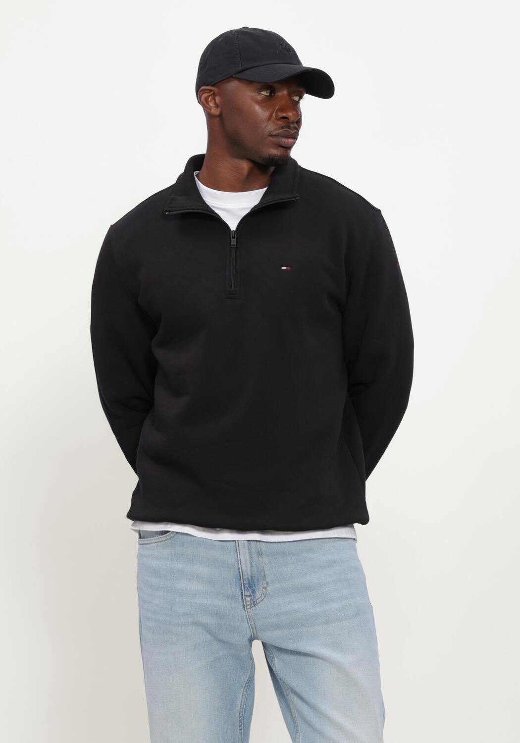 TOMMY JEANS Chandail TJM REG FLEECE 1/4ZIP MOCK NECK en noir - large