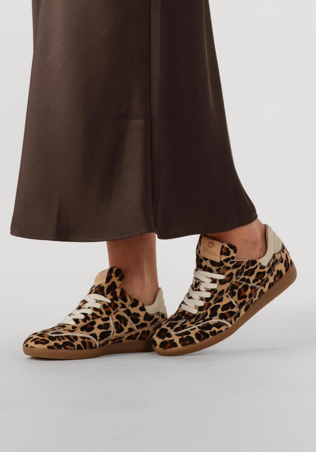 FRED DE LA BRETONIERE Baskets basses PEARL AMI en beige - large