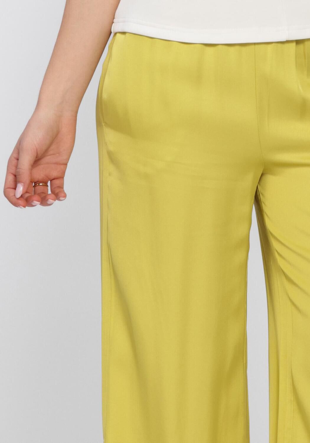 NEMA N106 Robes en vert - large