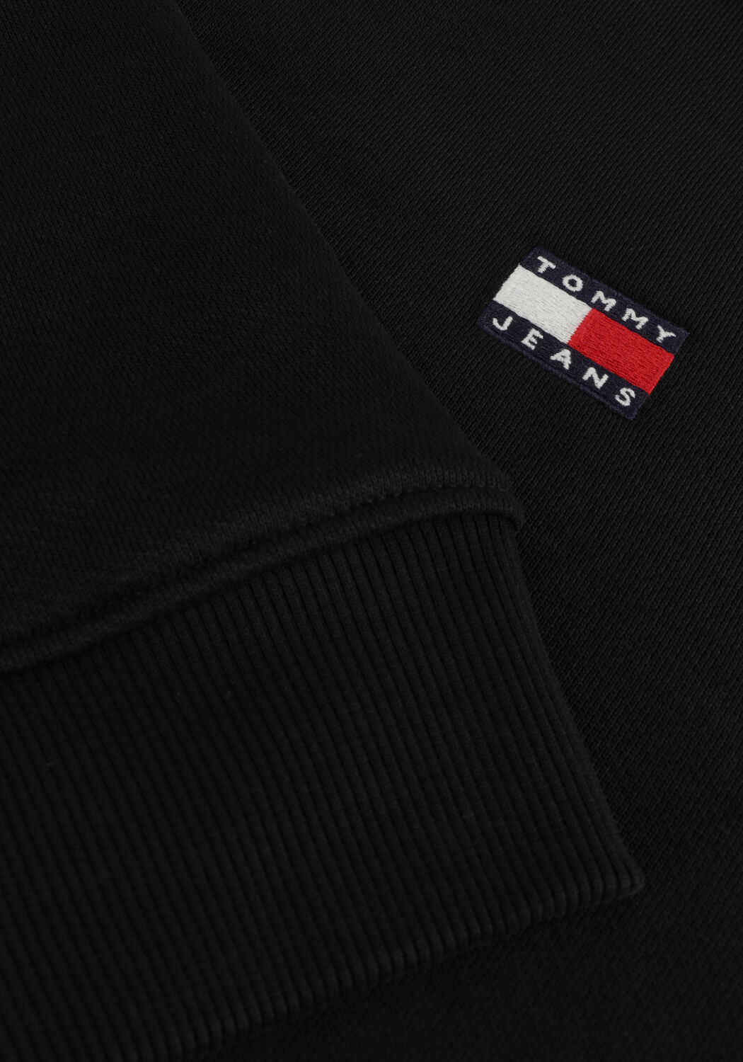 TOMMY JEANS Pull TJM REG BADGE CREW EXT en noir - large