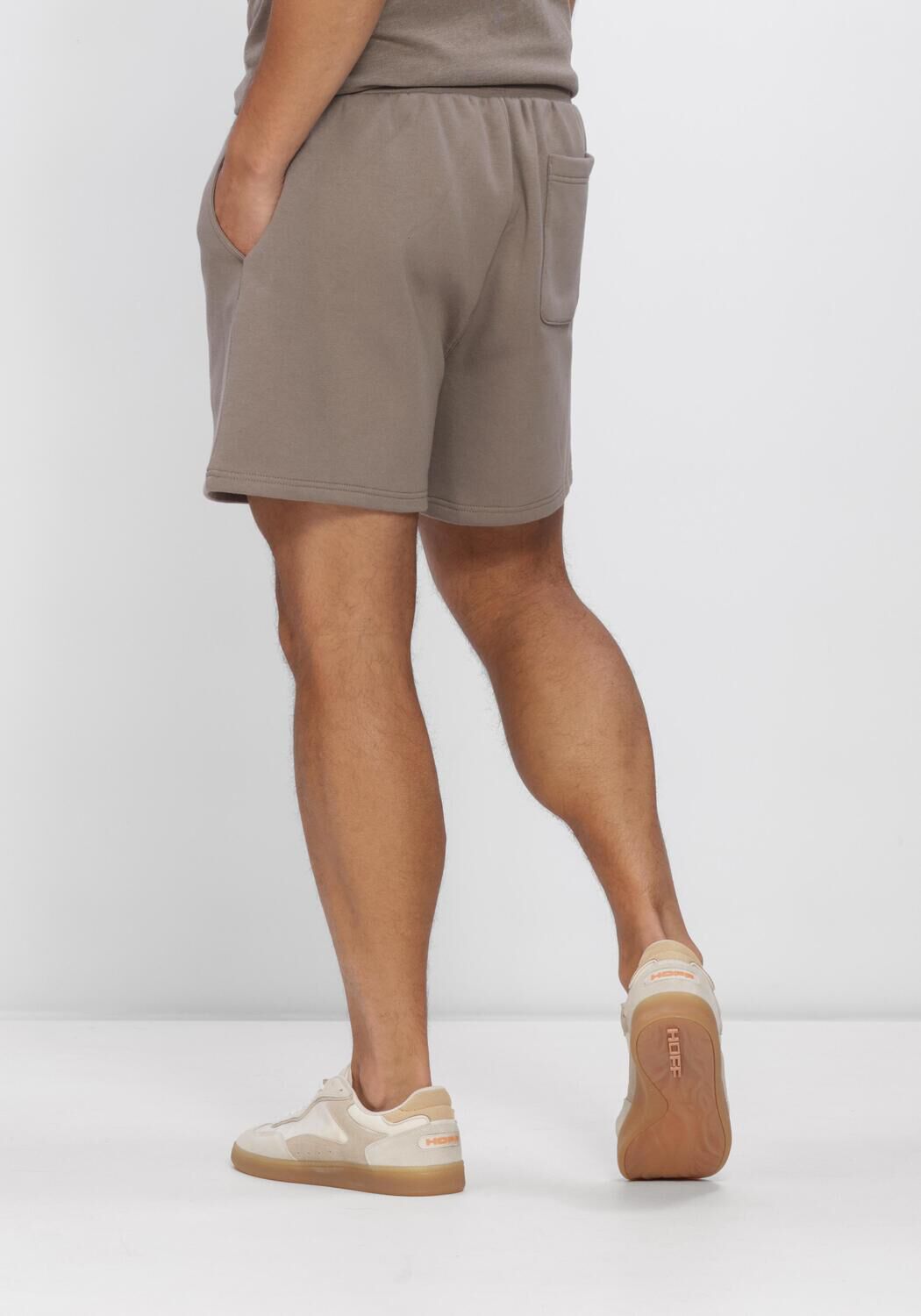 TOMMY JEANS Pantalon courte TJM S FLAG BEACH SHORT EXT en marron - large