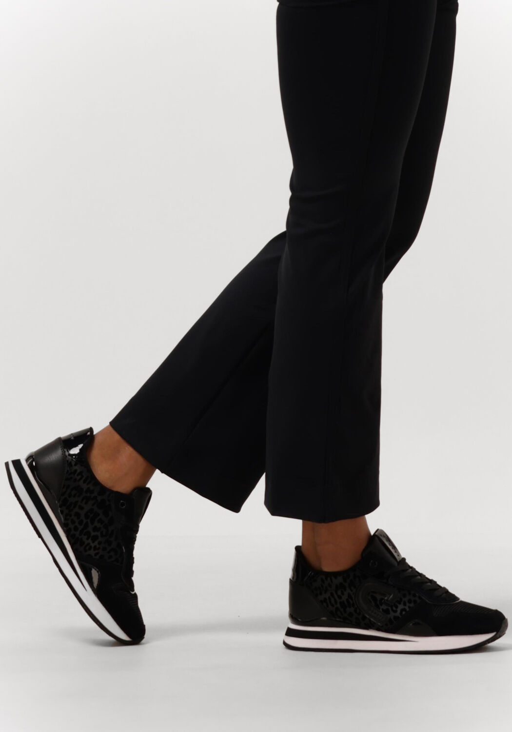 CRUYFF Baskets basses PARKRUNNER LUX en noir - large