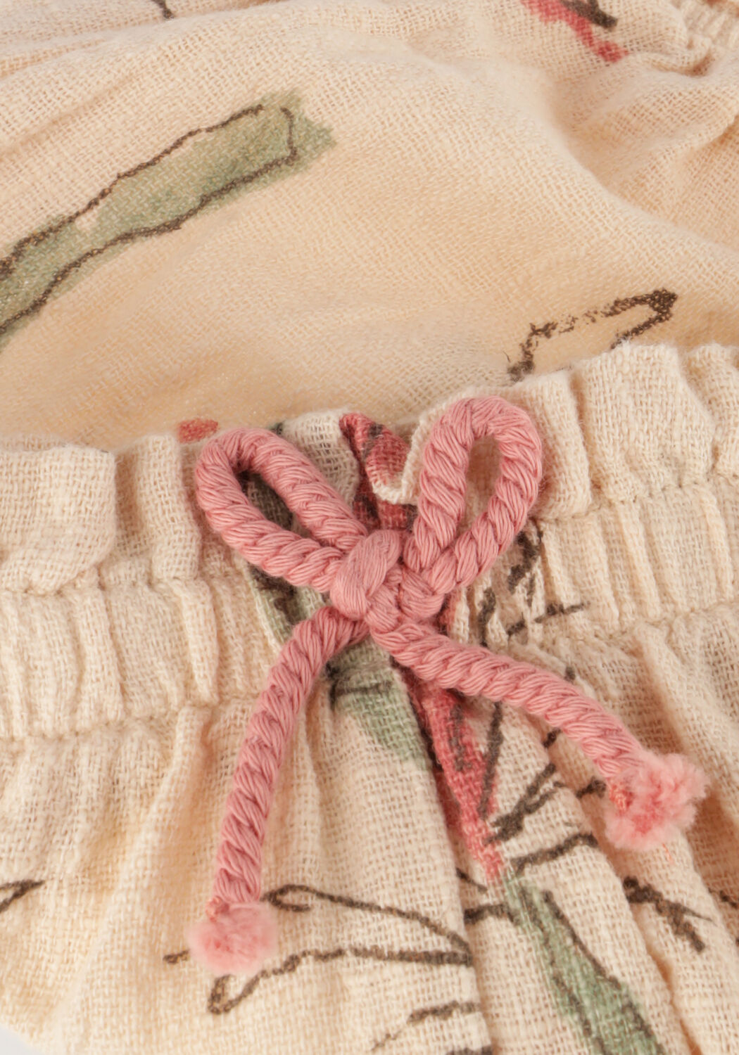 PLAY UP Pantalon courte PRINTED WOVEN SHORTS en rose - large