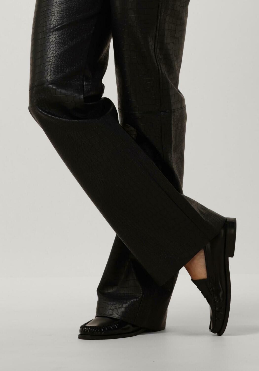 Zwarte INUOVO Loafers A79005 - large