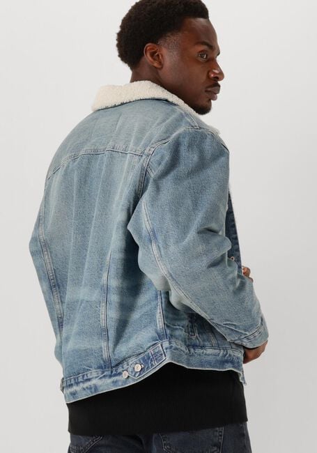 Lichtblauwe CALVIN KLEIN Spijkerjas 90S SHERPA TRUCKER TINTED THUNDR - large