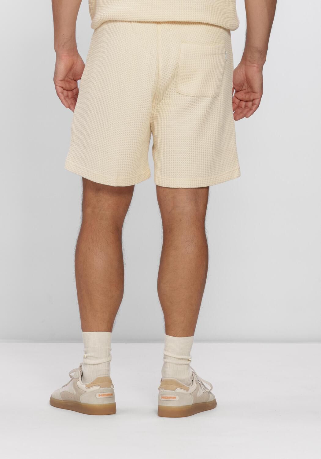 SHIWI Pantalon courte OSCAR WAFFLE STRUCTURE SHORTS en beige - large