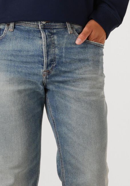 DIESEL Straight leg jeans 2023 D-FINITIVE en bleu - large