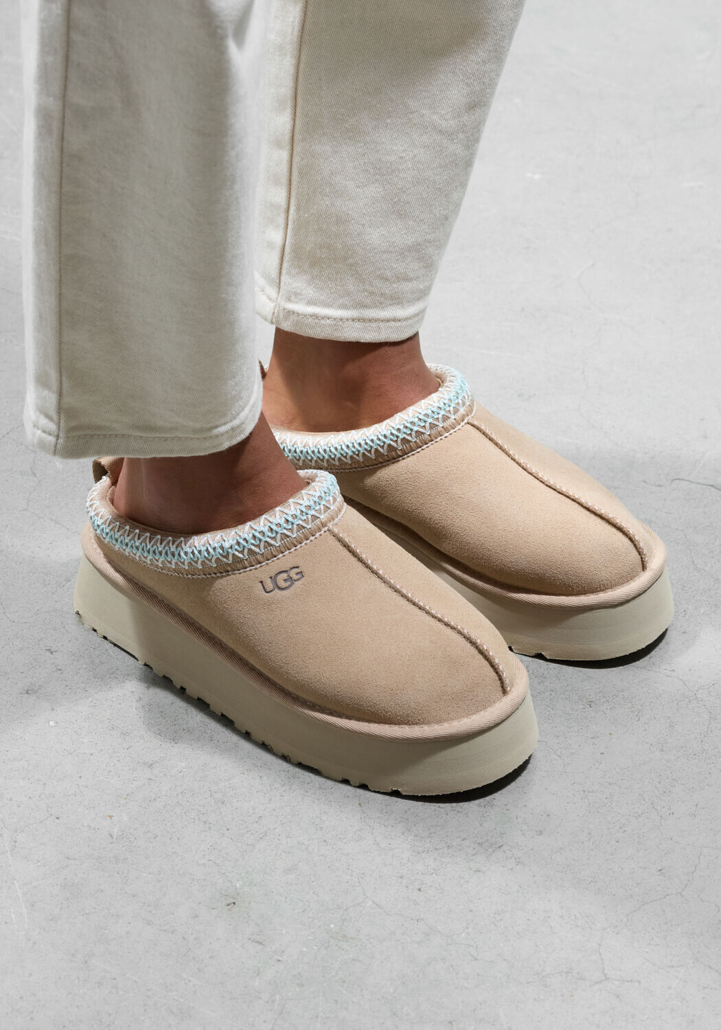 UGG W TAZZ Chaussons en beige - medium