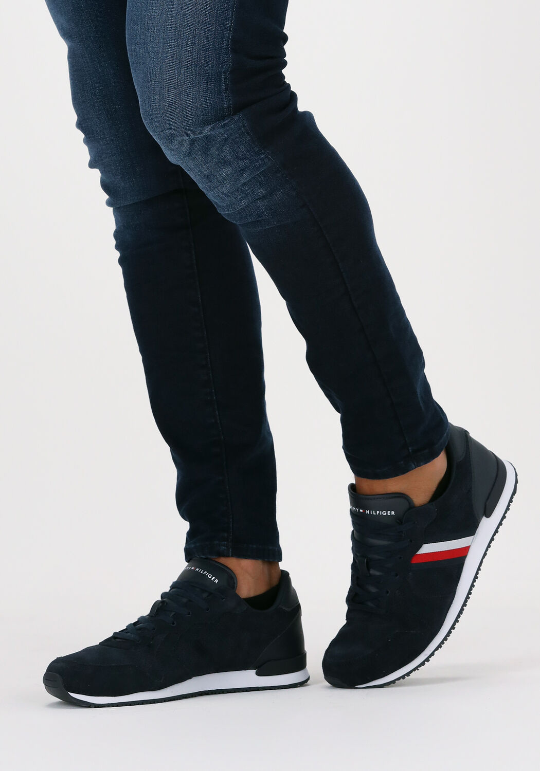 Blauwe TOMMY HILFIGER Sneakers ICONIC SUEDE - large