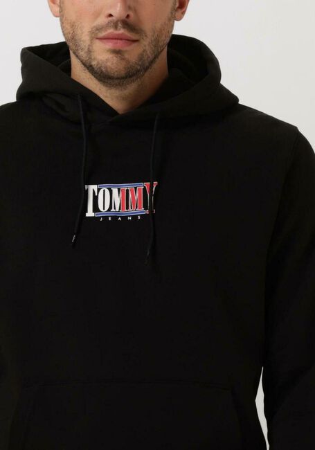 Zwarte TOMMY JEANS Sweater TJM REG ESSENTIAL GRAPHIC HOODIE - large