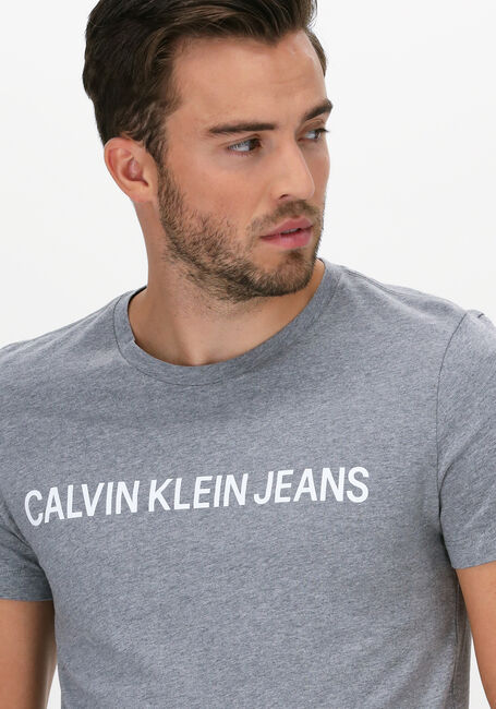 CALVIN KLEIN T-shirt INSTITUTIONAL L en gris - large