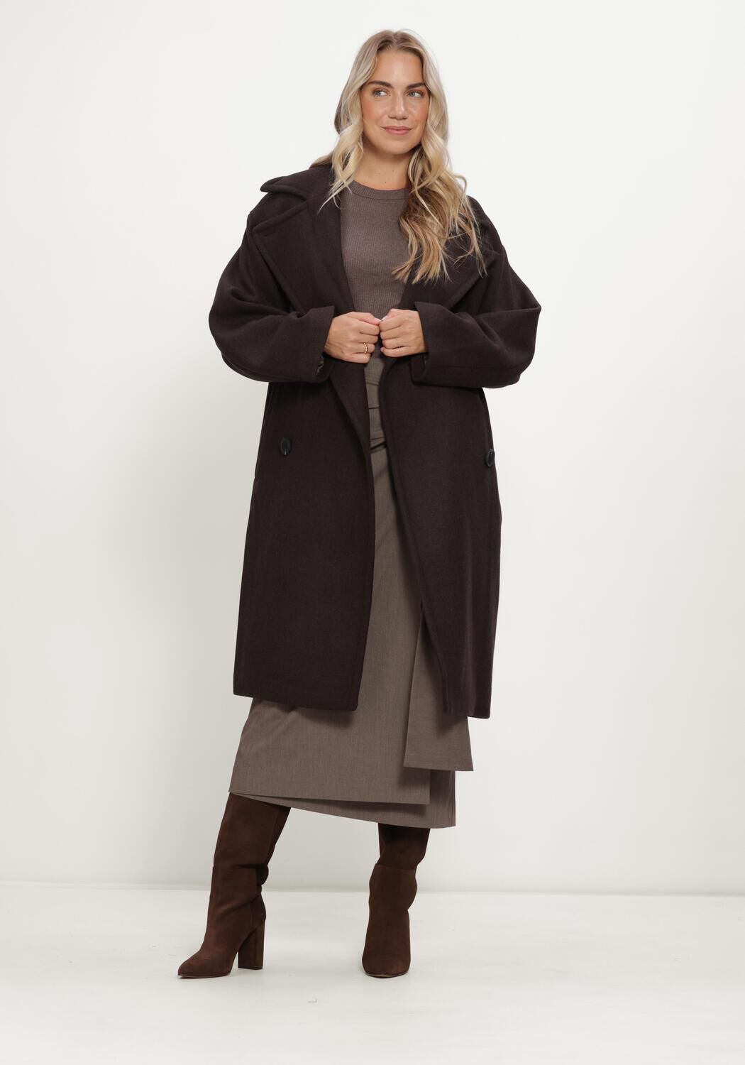 INWEAR Manteau ZORAHIW DB COAT en marron - large