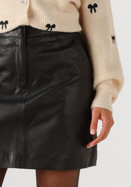 Y.A.S. Mini-jupe YASLYMA HMW LEATHER SKIRT en noir - large