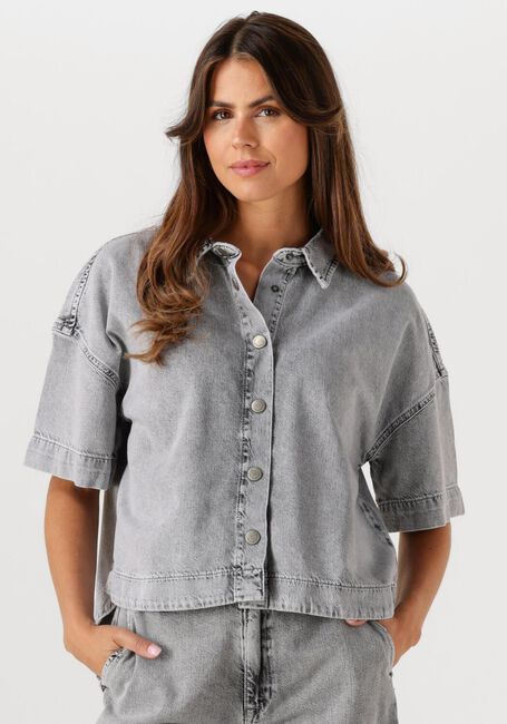 Lichtgrijze MY ESSENTIAL WARDROBE  MALOMW143 BOXY SHORT SHIRT - large