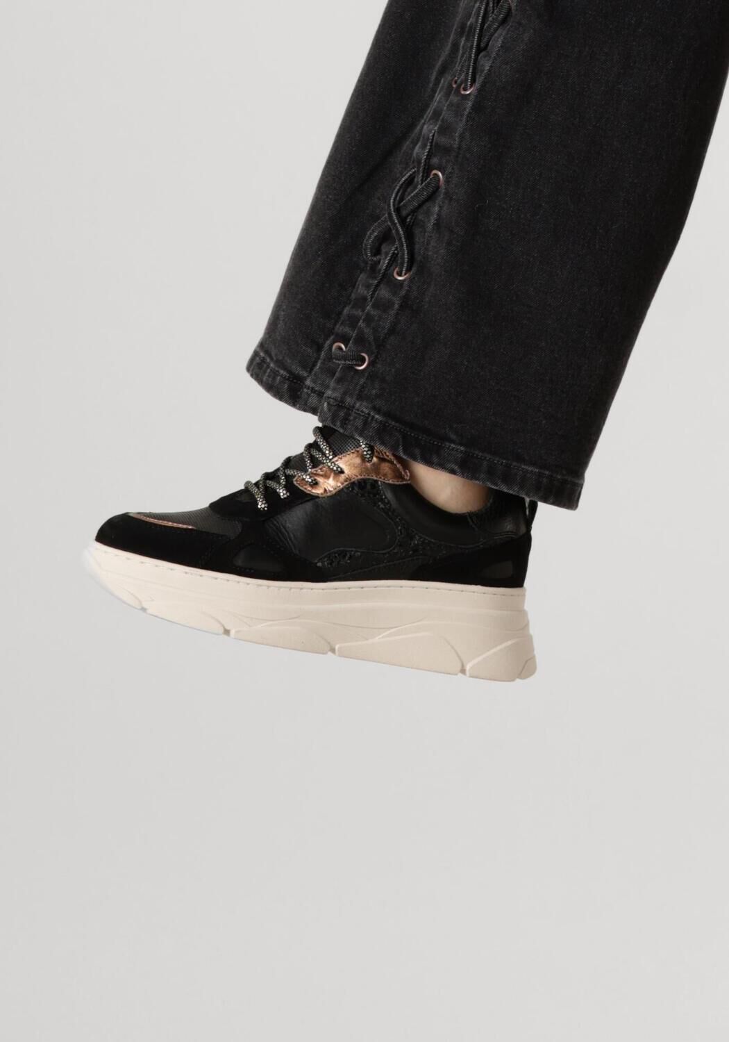 Zwarte OMODA Sneakers JANA - large