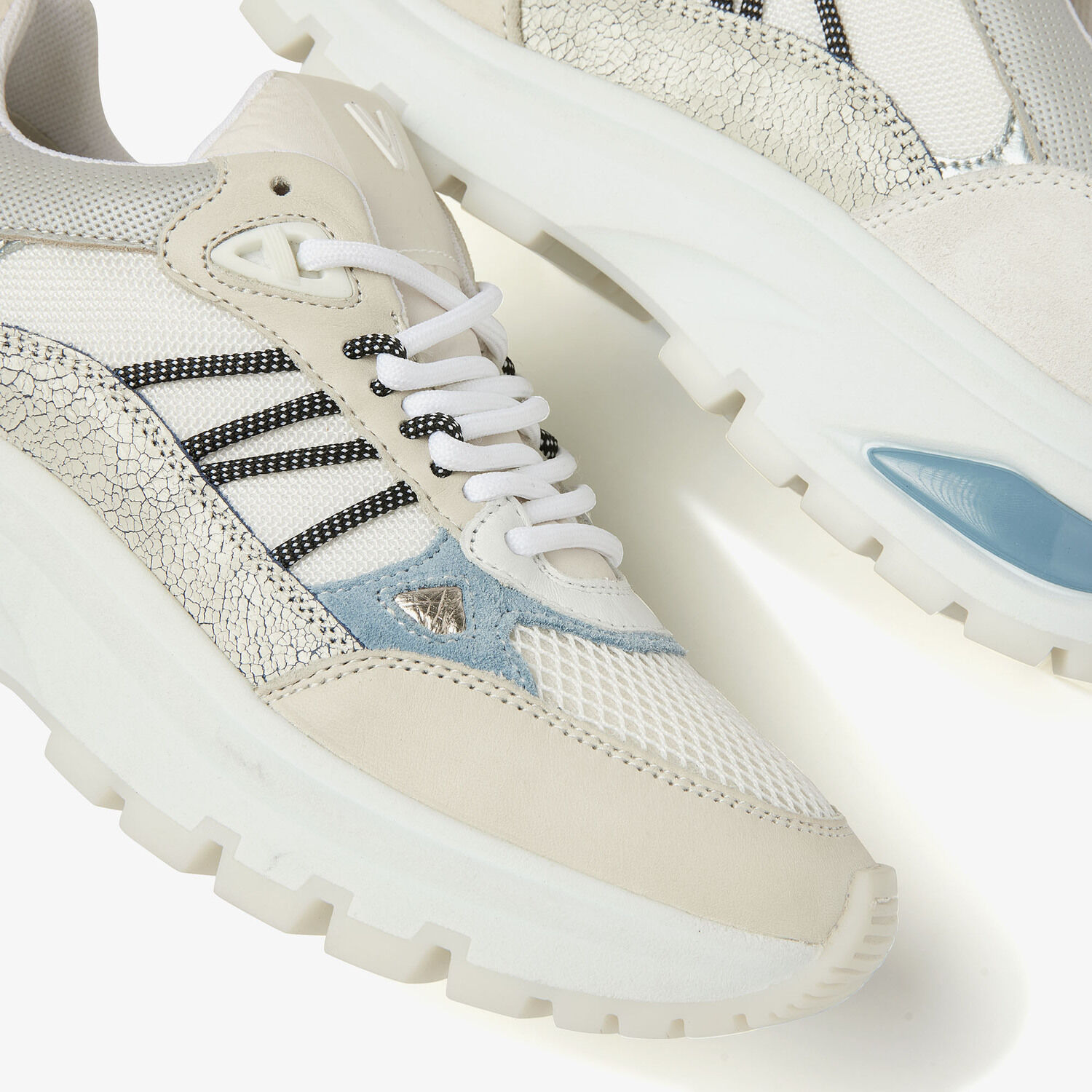 Via vai lichtblauwe sneakers 2025