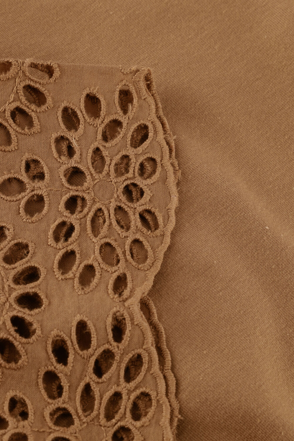 BAJE STUDIO T-shirt BLESS en marron - large