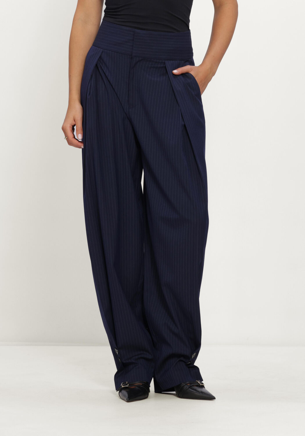 Donkerblauwe HAUTE L'AMITI&Eacute; Broeken/jumpsuits NAVY PIN PLEAT TALL PANT