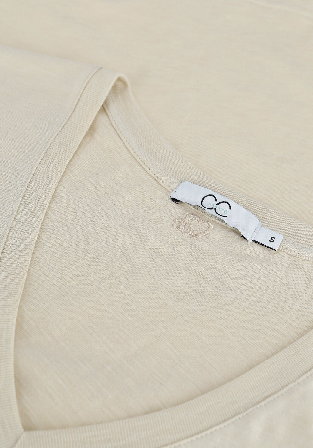 CC HEART T-shirt BASIC V-NECK TSHIRT Sable - large