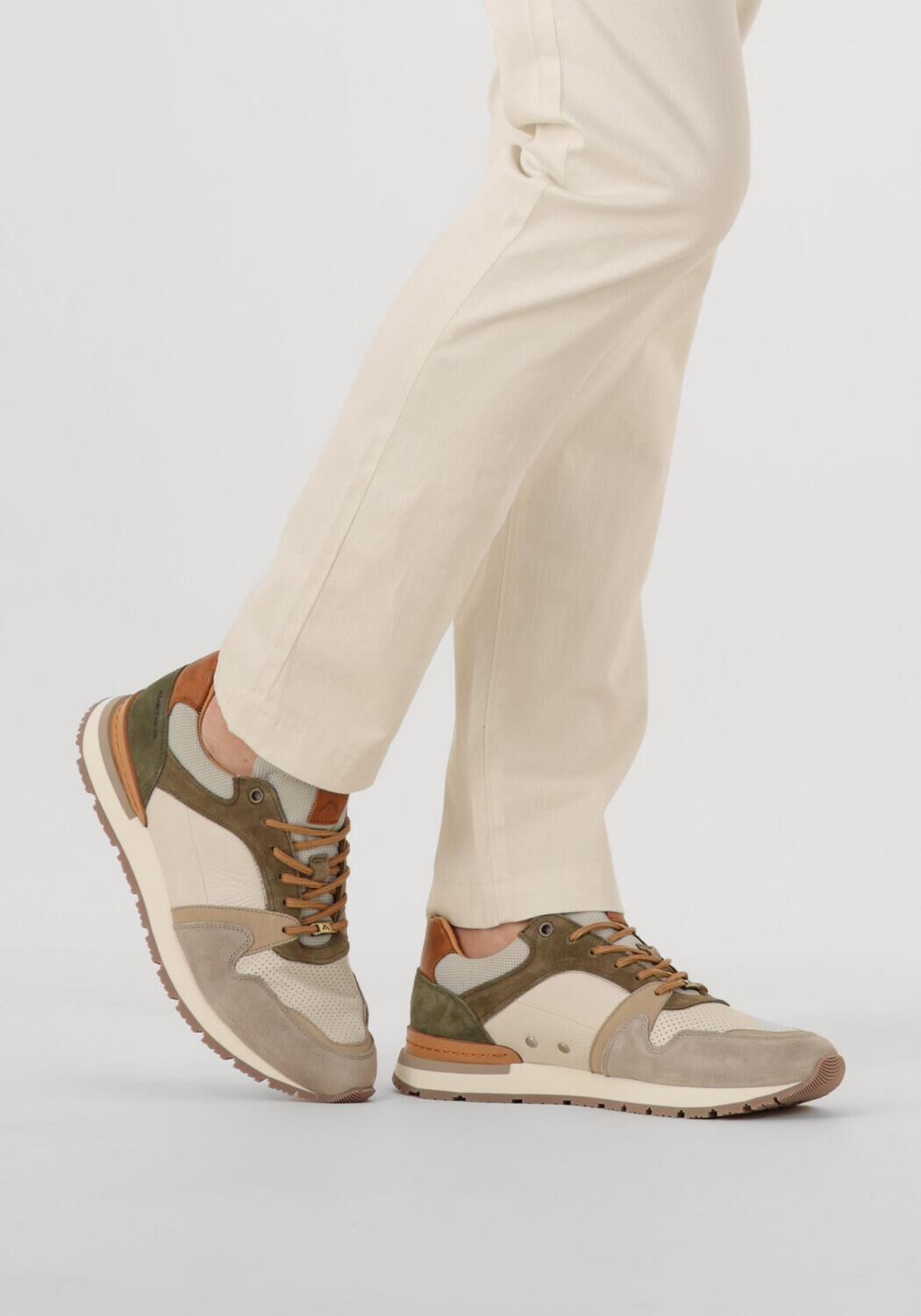 Beige AMBITIOUS Sneakers VINCE - large