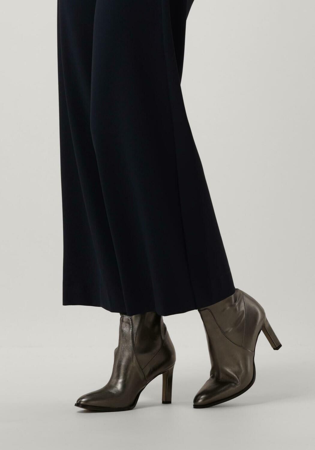 NOTRE-V 87450 Bottines en argent - large