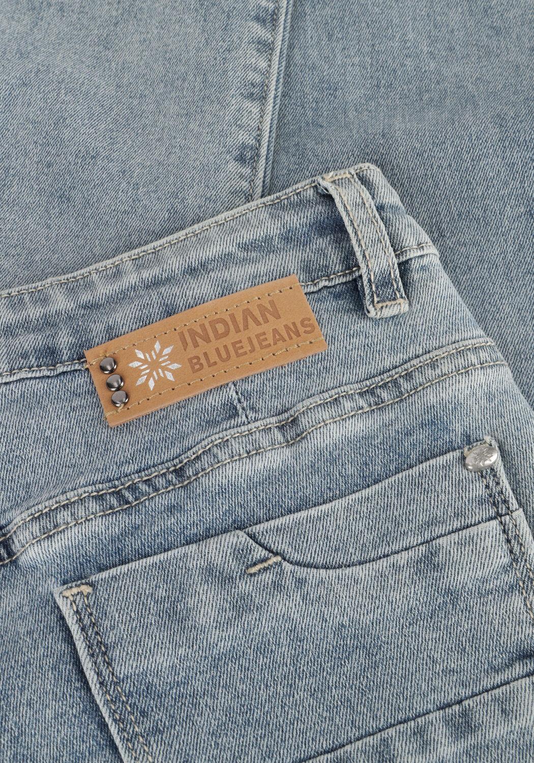 INDIAN BLUE JEANS Flared jeans LEXI BOOTCUT FIT en bleu - large