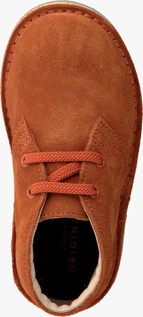 CLARKS Chaussures à lacets DESERT BOOT KIDS en orange - large