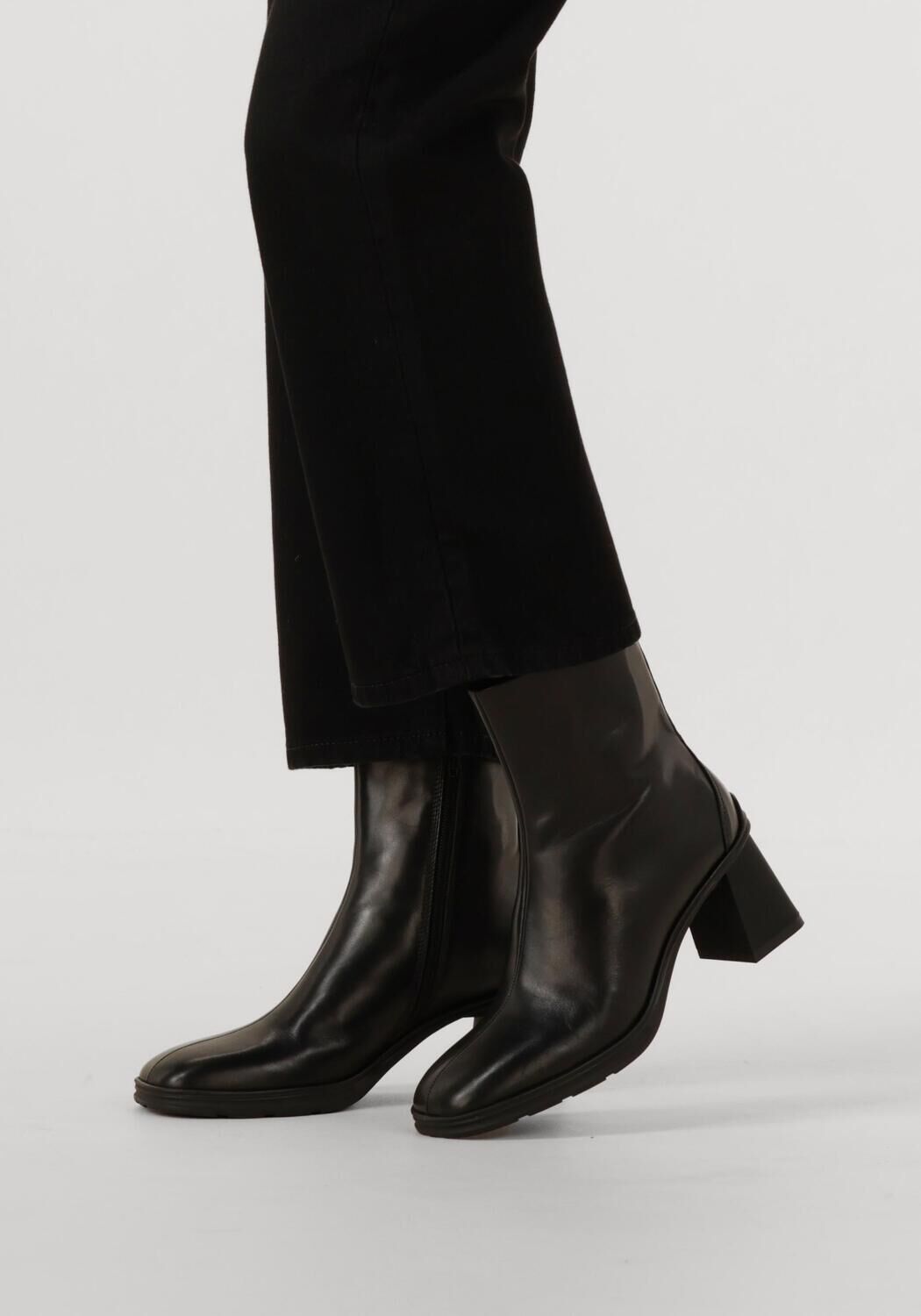 VAGABOND SHOEMAKERS JANINE 001 Bottines en noir - large