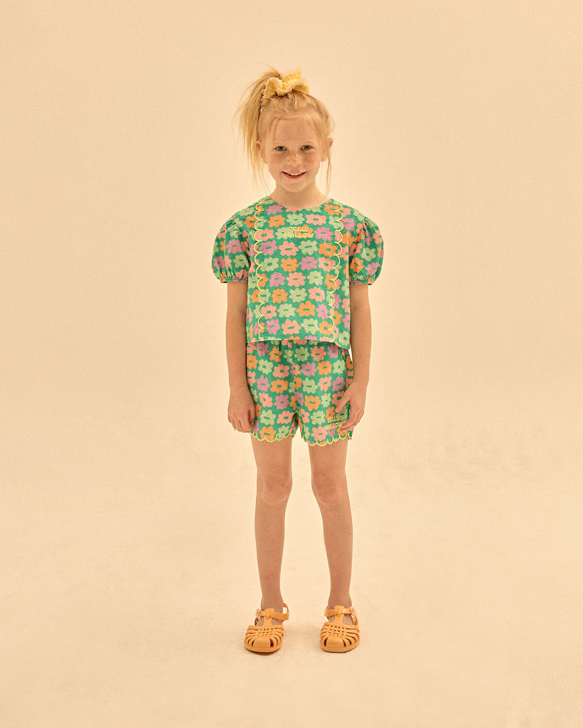 Jelly Mallow Pantalon courte FLOWER SEERSUCKER SHORTS en vert - large