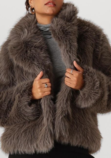 OBJECT Manteau en fausse fourrure OBJISADORA L/S LO HAIRY COAT en taupe - large