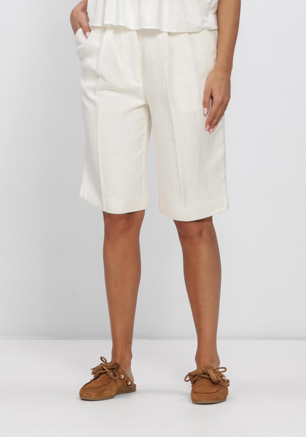 SECOND FEMALE LINO SHORT Pantalons en blanc - large