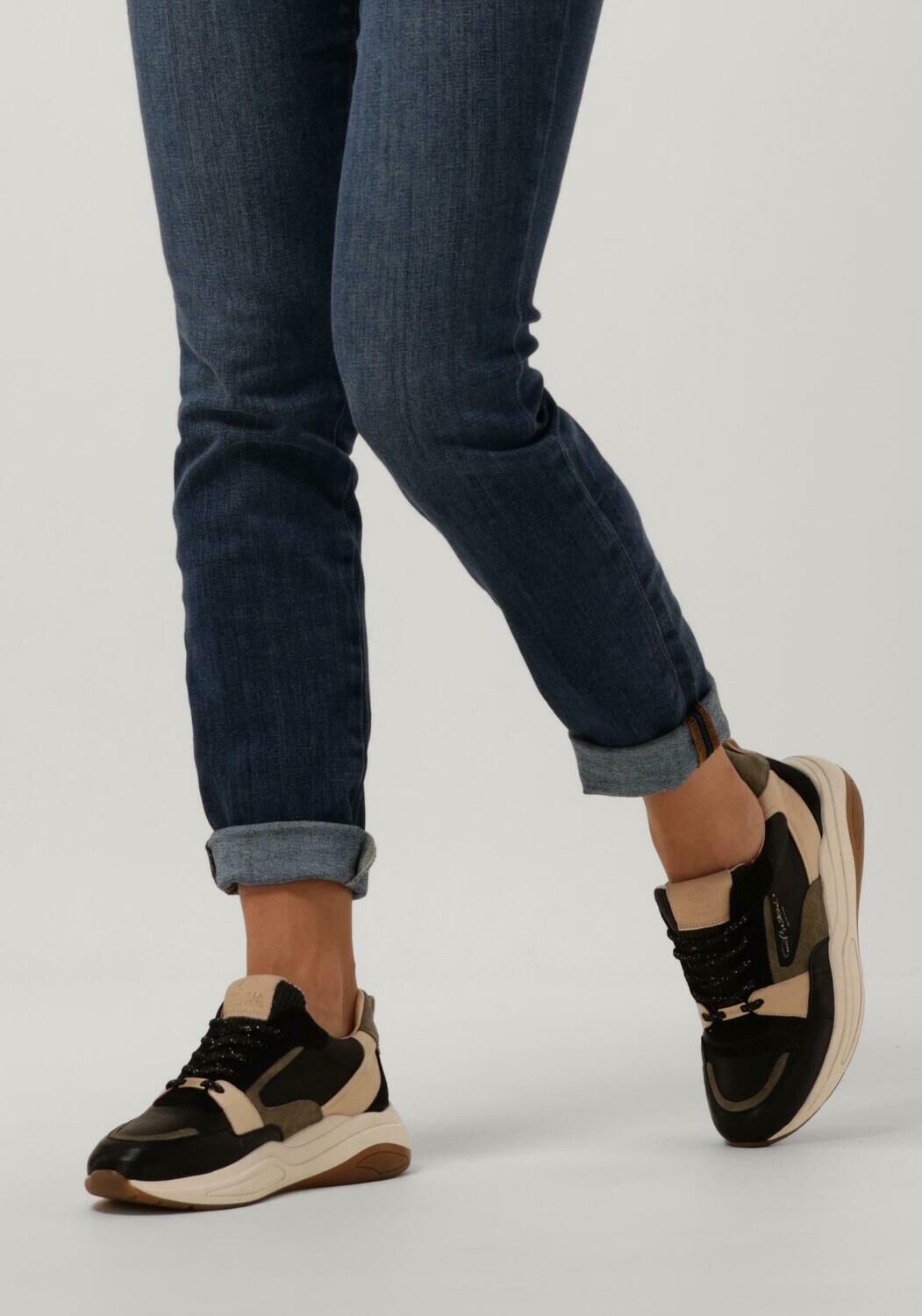 Zwarte FRED DE LA BRETONIERE Sneakers FLAME Omoda